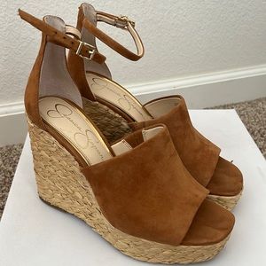 Beautiful chestnut wedges perfect for summer